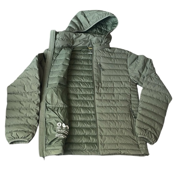 Lolë - Men’s Packable Down Jacket - Picture 9 of 10